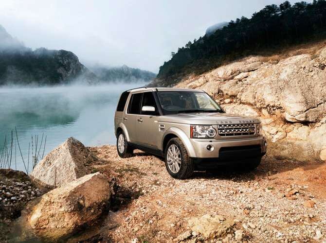 Ganso, Borges, Edu Dracena e Fernando Prass optaram por um Land Rover Discovery, de R$ 244 mil. Times diferentes, duas paixões: uma, a máquina. Outra, o futebol