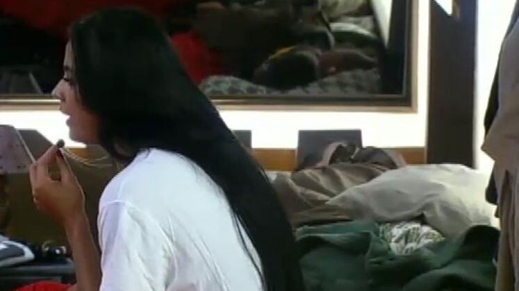 ''Cadê Pepê e Neném? 'Vai dormir' aonde''?

Lorena Bueri exagerou na bebida e se mostrou preocupada com o paradeiro das colegas de confinamento.  A frase icônica ainda foi escolhida pelo público como a melhor de A Fazenda 7!

