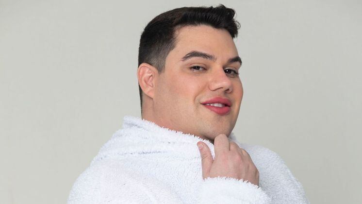 Erick Ricarte entrou para o grupo de eliminados na terceira semana da Mansão. Com 15,69%, o jornalista perdeu o favoritismo dos telespectadores para dois de seus aliados: Gyselle Soares e Thiago Servo, seu bombonzinho