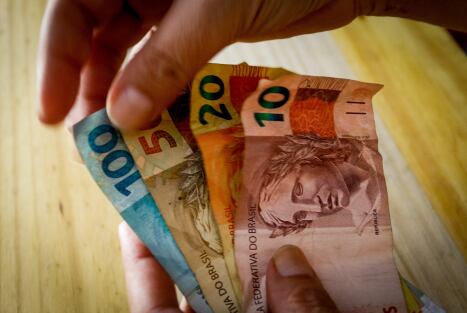 Começou na segunda-feira (7) agendamento do saque do dinheiro esquecido em bancos