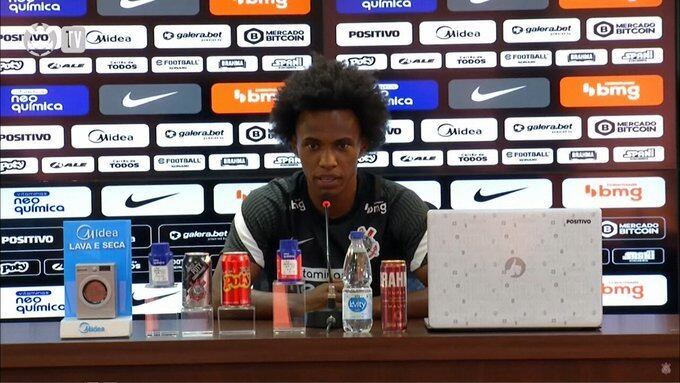 Willian já foi apresentado, treinou e sua primeira entrevista coletiva hoje. Sem quarentena alguma