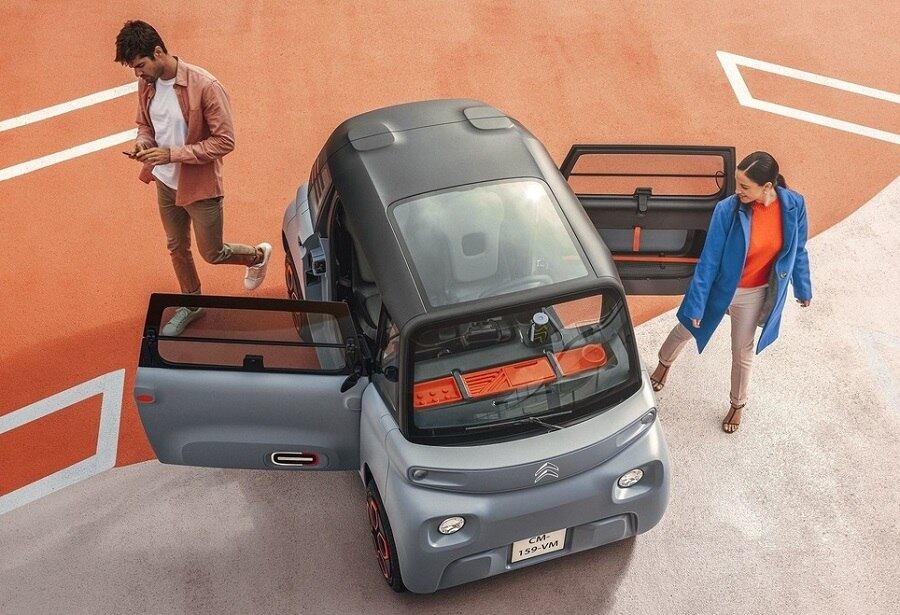 Portas abrem em sentidos opostos, uma das inovações do citadino francês