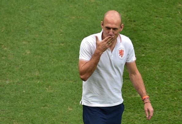 Robben se sentiu à vontade durante o aquecimento para o jogo, que acontece alguns minutos antes de iniciar a partida.
