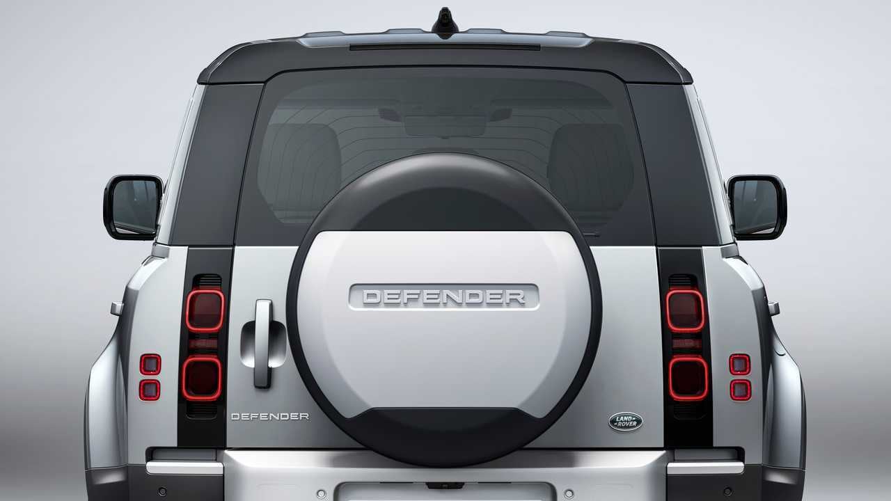 Traseira do Land Rover Defender, uma releitura das antigas versões em nova embalagem
