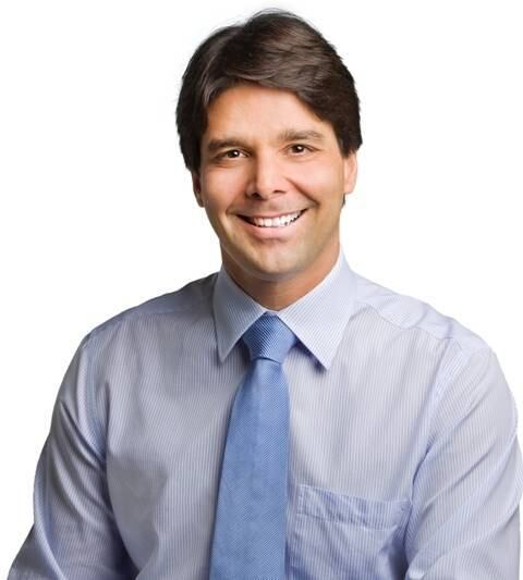 Maia é casado. Na Câmara, o deputado é membro titular da Comissão de Constituição e Justiça e de Cidadania e integra a Comissão de Defesa do Consumidor e a Comissão Especial para análise de pagamento de precatórios