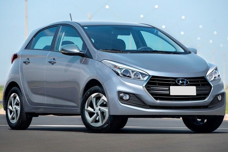 Hyundai HB20 (reestilização) — Sucesso de vendas da montadora sul-coreana no Brasil, o hatch vai ganhar um facelift até o fim deste ano. As mudanças serão discretas e vão se concentrar nas lanternas e faróis, que ganharam luzes em LED, além de alterações nos para-choques dianteiro e traseiro