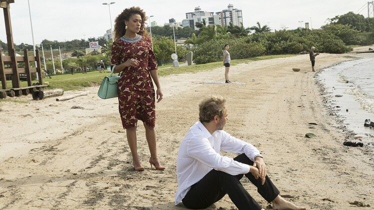 O personagem perdeu o cargo de diretor do resort, que foi ocupado por Heloísa. Também foi mostrado que Laura (Lidi Lisboa) estava envolvida no escândalo