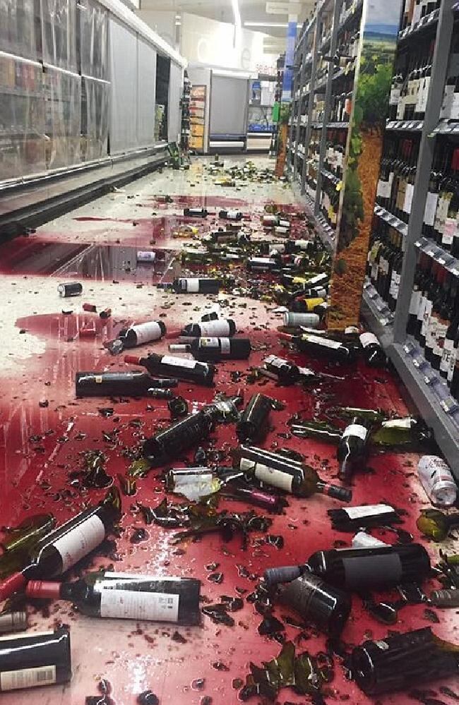 Essa loja de vinhos em Nelson também foi atingida