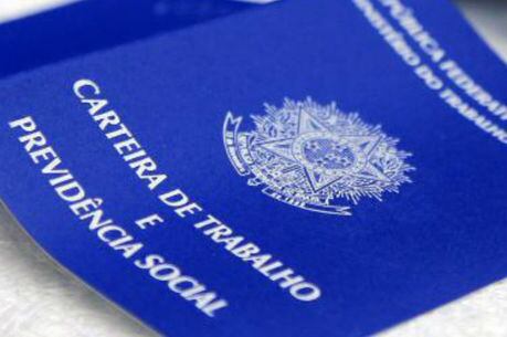 Interessados devem ir até os postos do Sine na capital mineira