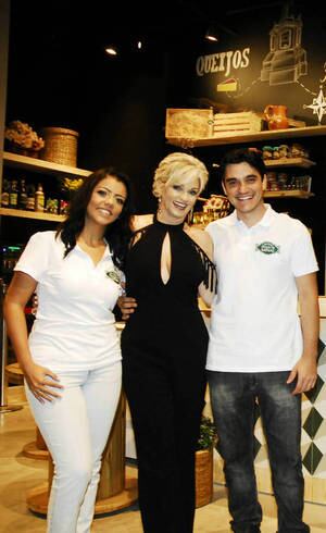 André Nóbrega ao lado dos sobrinhos, Camila Ribeiro e Márcio Moreno
