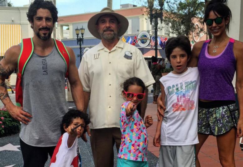Essa foto foi tirada no parque da Universal! Um dos mais conhecidos do mundo
+ Mionzinho invade casa de Amin Khader e “rouba” tudo o que vê pela frente
+ “Vejo um declínio no futebol brasileiro”, afirma ex-jogadora Milene Domingues
+ Lá vem! Dupla Cacio e Marcos aponta o que gosta e o que não gosta no outro