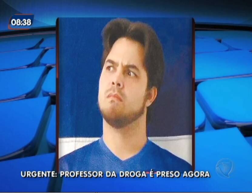 Com a desculpa de oferecer aulas particulares, o professor teria reunido os alunos do 9º ano do ensino fundamental na casa de um dos meninos, enquanto a mãe dele estava no trabalho, no dia 9 de outubro. Segundo a dona da casa, a aula não aconteceu.
— O que aconteceu foi droga e abuso sexual de menores. Havia cinco meninas e dois meninos na minha casa