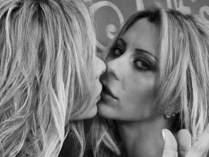 Luciane e as outras modelos eram chamadas de "pastinhas". Elas eram responsáveis por se aproximar dos prefeitos e convencê-los a desviar o dinheiro dos fundos de previdência municipais para ações de investimento indicadas pelo grupo criminoso
