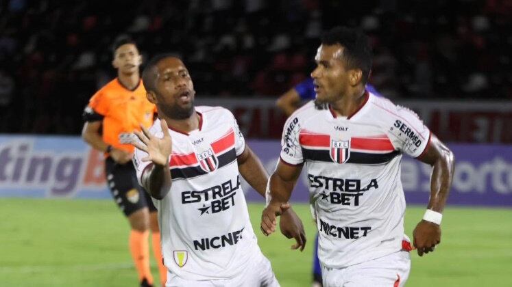 4 - Será o fim do tabu?

Enfrentando uma das defesas mais vazadas do Paulistão, o Botafogo-SP cria esperanças para explorar as fragilidades da equipe adversária e, enfim, acabar com um tabu de mais de 30 anos