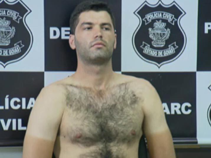 Após esses crimes, a polícia montou uma
força-tarefa para descobrir o assassino. Imagens de câmeras de segurança e
depoimentos de testemunhas foram usados para descobrir a identidade do
criminoso: um homem jovem, alto e magro que agia sempre sozinho e de moto