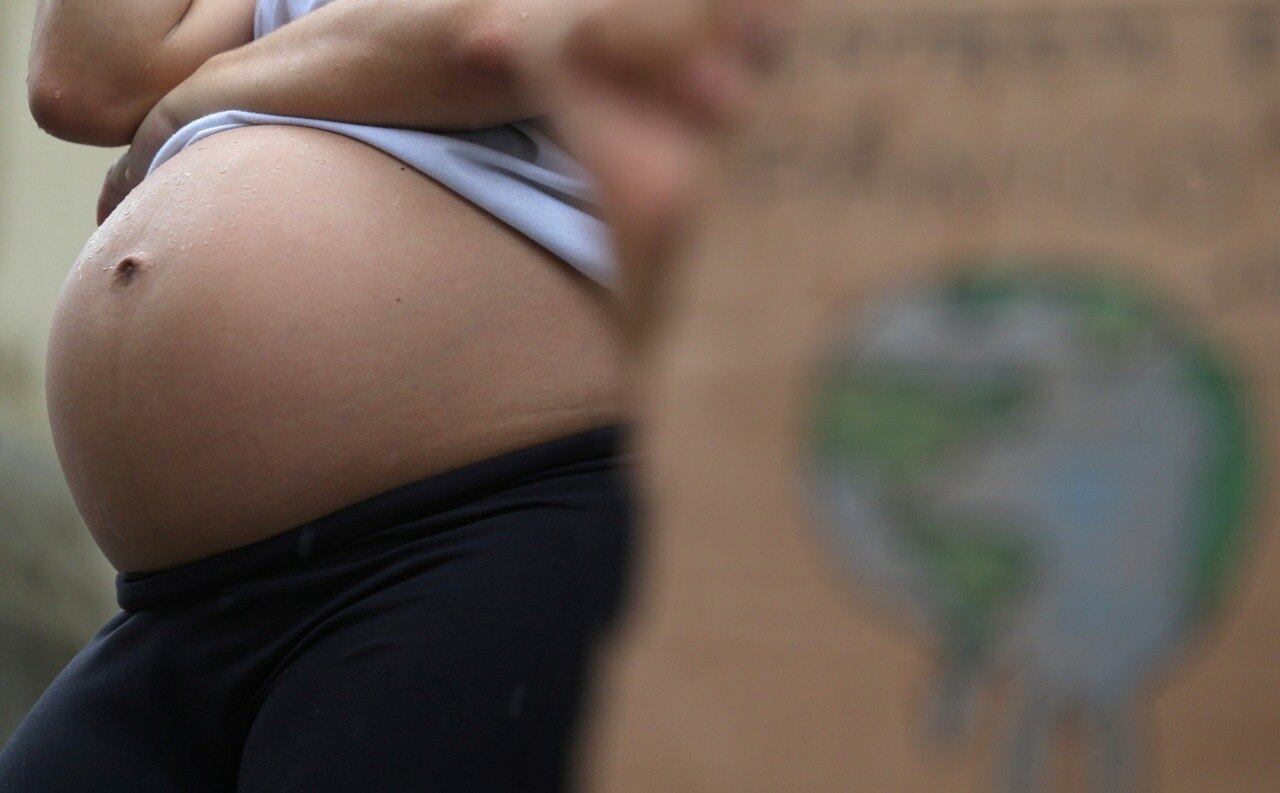 Coronavac e Pfizer vão ser aplicadas em grávidas e puérperas