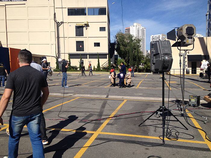 No chão, anões bombeiros trabalhavam para garantir a segurança


+ Vilma Martins pede paz e pensa em sair do Brasil: "Será que eu nunca vou me libertar desse passado?"
+ “Me deu um choque, eu fiquei bastante chateado”, diz Kaik Pereira sobre racismo que sofreu na web
+ Exclusivo! Vilma Martins muda a versão da história e diz que não sequestrou Pedrinho: "Eu comprei"
+ Aproveite e confira as matérias do programa Domingo Show
+ Já curtiu a página do Domingo Show no Facebook? É só clicar!
+ Siga o Domingo Show no Twitter e receba todas as notícias do programa