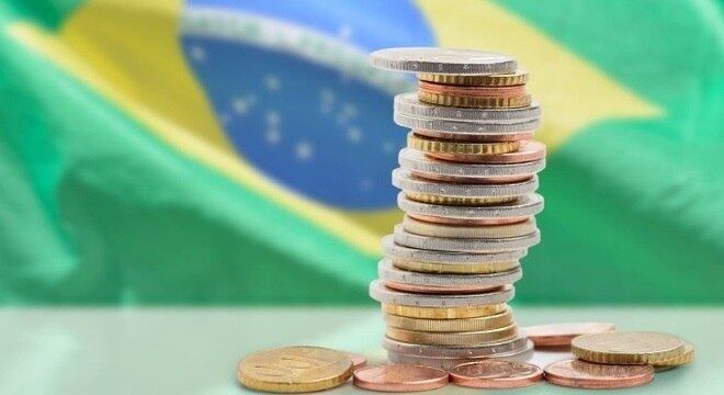 Rendimento médio real do trabalhador brasileiro em 2019 foi de R$ 2.223