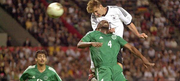 Em 2002, a Arábia Saudita ganhou esse prêmio indesejável. No Mundial disputado na Coréia do Sul e no Japão, os sauditas não marcaram nenhum gol e sofreram 12, inclusive, uma goleada por 8 a 0 para a Alemanha