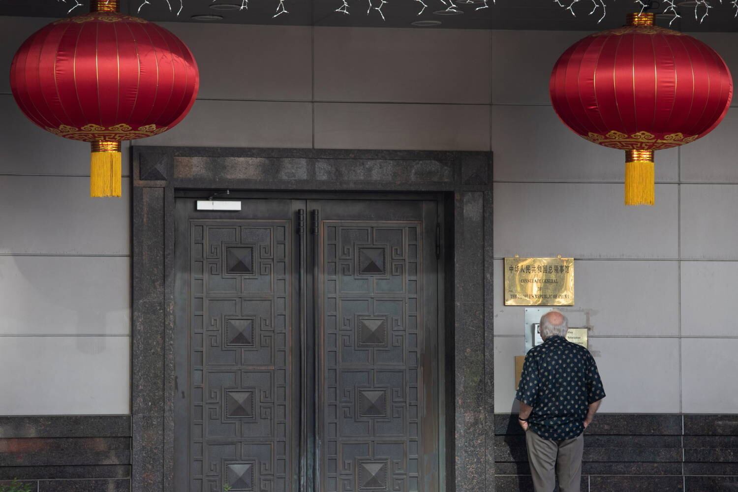 China responde a fechamento de consulado nos EUA
