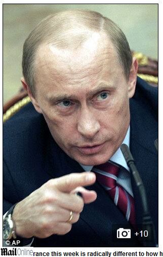 

Sua aparição esta semana é radicalmente diferente da imagem acima, feita em 2007, quando a pele do rosto de Putin aparenta estar mais flácida e ele tem olheiras
visíveis