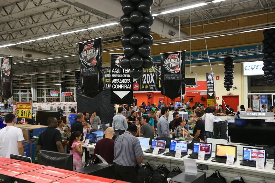 Lojas já antecipam ofertas na expectativa para a Black Friday deste ano