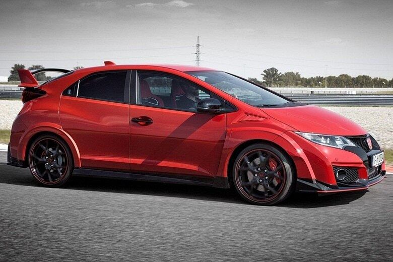 No visual, o modelo ostenta linhas agressivas, uma mistura de tuning com apelo futurista. O grande aerofólio traseiro, assim como o spoiler dianteiro trabalham para fornecer mais aerodinâmica em altas velocidades 