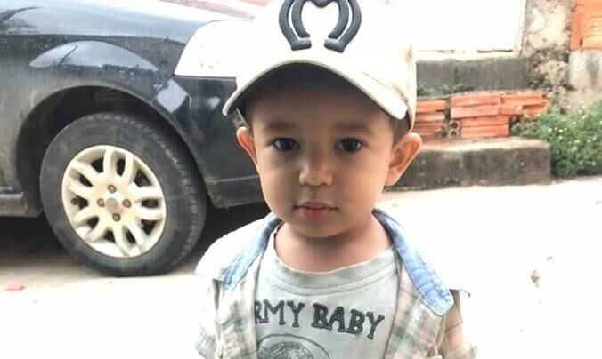 Criança se engasgou com a ventosa de uma flecha