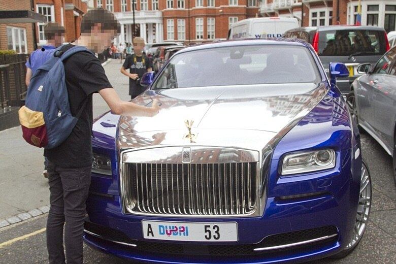 Trata-se de um modelo Ghost (tradução fantasma). Raro como ver um, o modelo ganhou reestilização recentemente. O modelo da imagem é o da versão anterior ao que está em à venda atualmente   