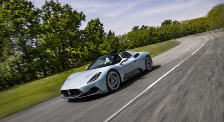 Esportivo pode atingir a velocidade máxima de 325 km/h