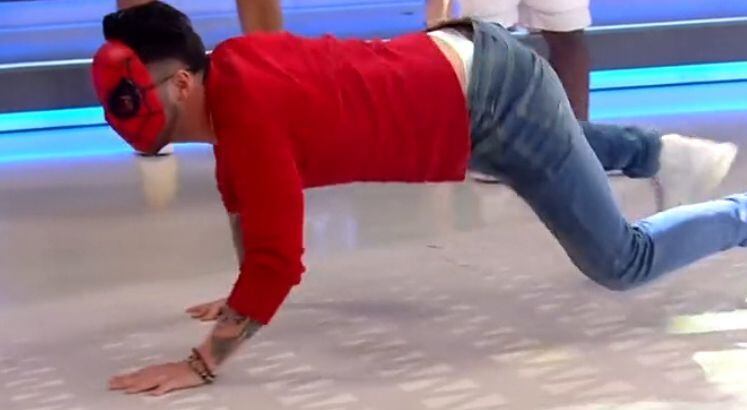 Até o Homem-Aranha estava precisando de uma companheira e foi ao Vai dar Namoro. Renan, de 22 anos, se mostrou um verdadeiro imitador do personagem, com cantadas em inglês e tudo!