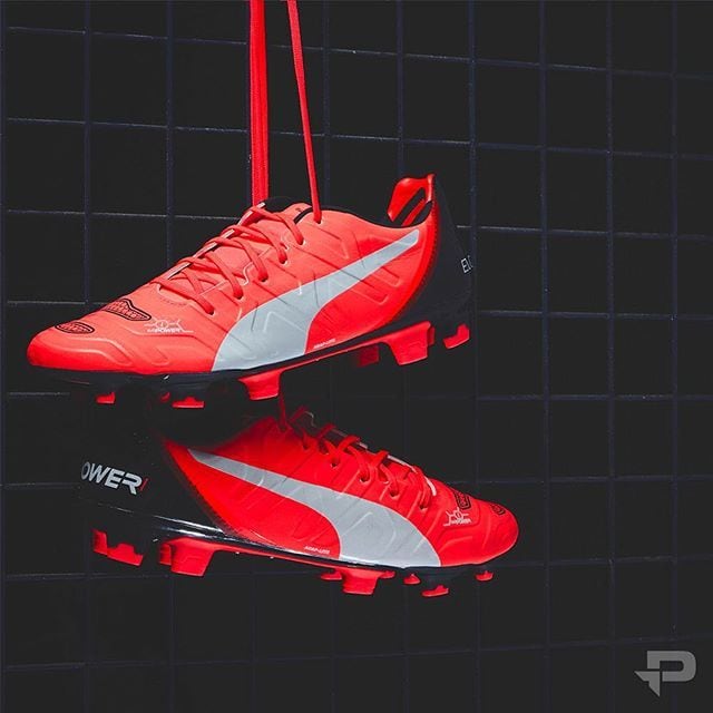 A Puma apostou em um novo modelo na cor vermelha, que tem agradado bastante os fãs da marca