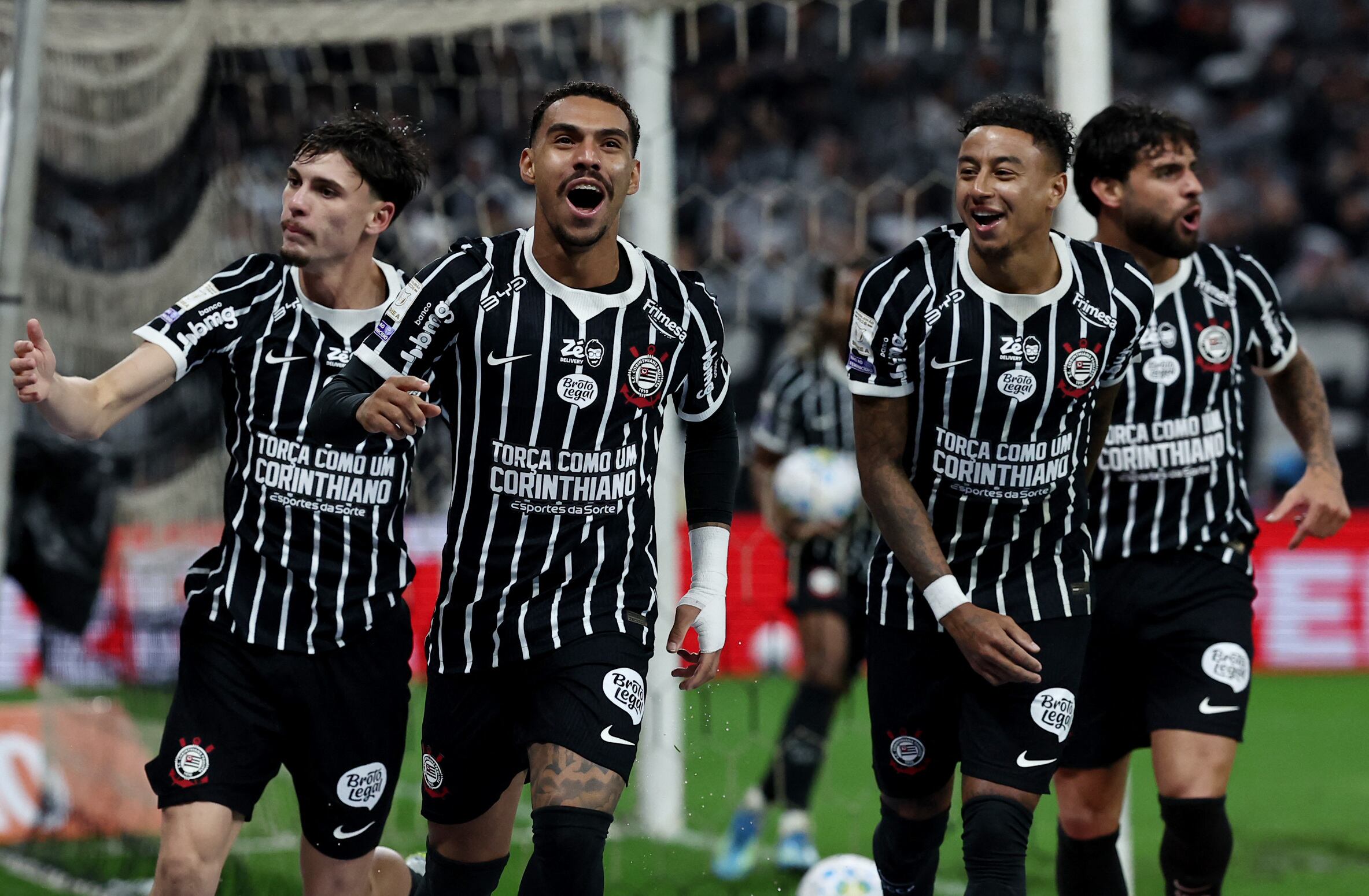 Mateuzinho marcou um golaço para o Corinthians, mas fez contra no final do jogo