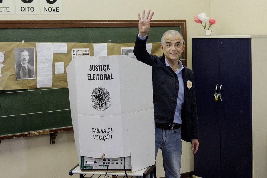 Candidato ao governo de São Paulo, Márcio França (PSB) vota no Itaim Bibi