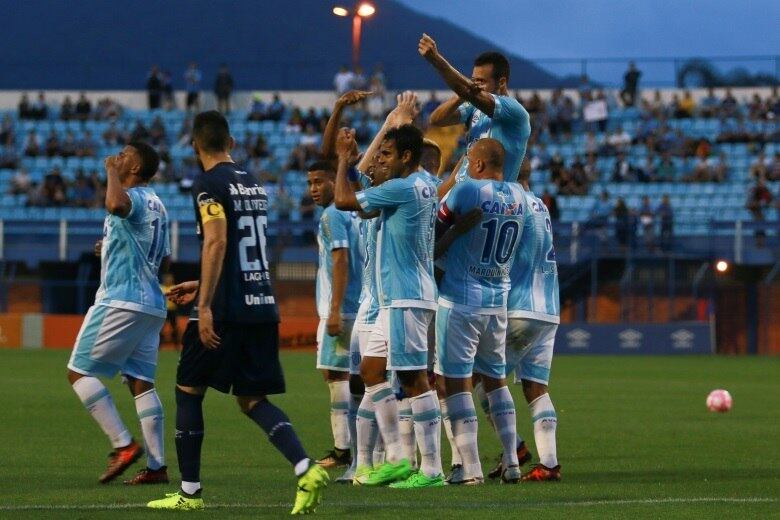 Avaí lutou bravamente contra Grêmio em casa