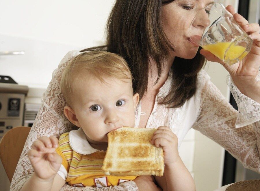 

Alimentação da mãe
reflete no leite? VERDADE

 Quanto melhor a mãe se alimentar, melhor a qualidade do
leite que ela irá produzir