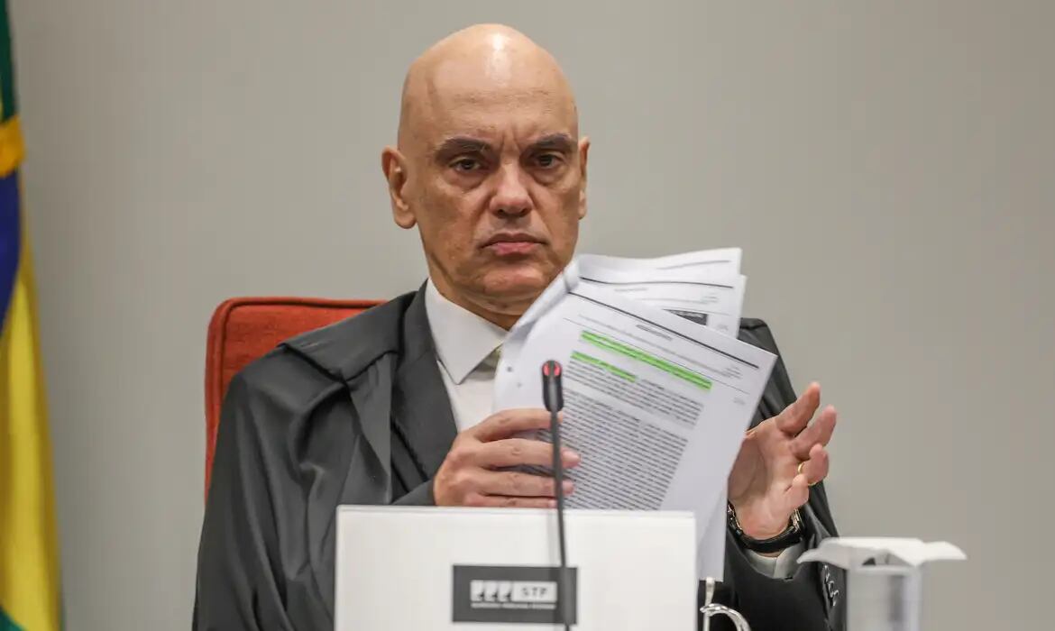 Ministro do STF Alexandre de Moraes decidiu revogar cobrança de IOF sobre o risco sacado