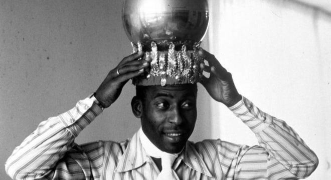 Pelé adorava e cultivava a imagem de 'rei do futebol'. Silêncio sobre a Ditadura