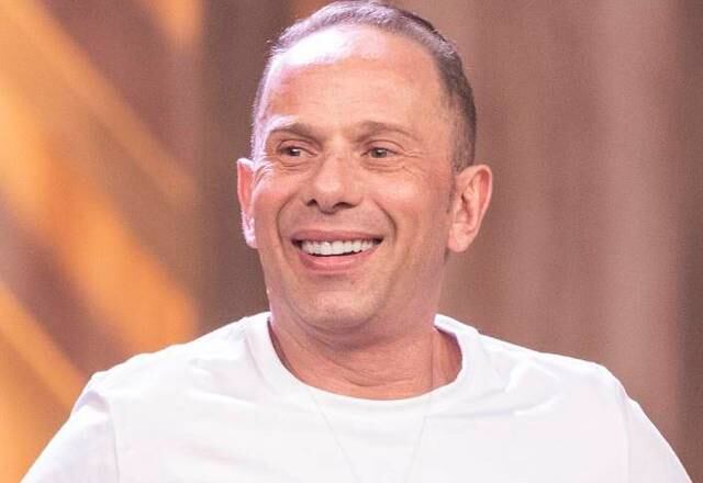 Rafael Ilha - A Fazenda 10
Rafael teve motivo para sorrir de sobra ao se consagrar o campeão da décima edição do reality! O músico e repórter faturou R$ 1,5 milhão na disputa acirrada contra João Zoli e Caíque Aguiar e acumulou 62,51% dos votos