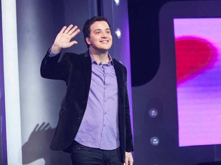 

No Me Leva Contigo, 30 mulheres avaliam os candidatos. Quem
não gostar da aparência dele, por exemplo, deve apagar a luz do púlpito,
movimento que indica a saída do jogo. Quem gostar do rapaz continua com o
púlpito aceso. Para ajudar as candidatas, serão exibidos vídeos com informações
e depoimentos de amigos e familiares sobre o rapaz

+ Vídeo: Candidato consegue fato inédito no Me Leva Contigo

+ Vídeo: Jovem empresário e modelo se despede do Me Leva Contigo sem acompanhante

+ Rafael Cortez sobre possível affair com participantes: “Espero ela sair do programa”
