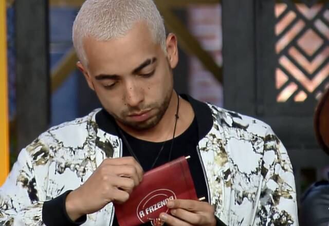 Duas coisas se repetiram na última votação (3), o dono do Poder da Chama e o look! Dessa vez, Lucas ficou com o Vermelho e entregou o Verde para Lipe. Com isso, ele ganhou imunidade à votação e teve que indicar o terceiro roceiro da noite, para a tristeza de Mateus. 

O Poder Verde garantiu a imunidade de Lipe e de mais um peão no Resta Um. Sua escolha foi Lidi. O Lampião guarda diversos segredos que ainda serão revelados e colocarão ainda mais fogo no feno no jogo!
