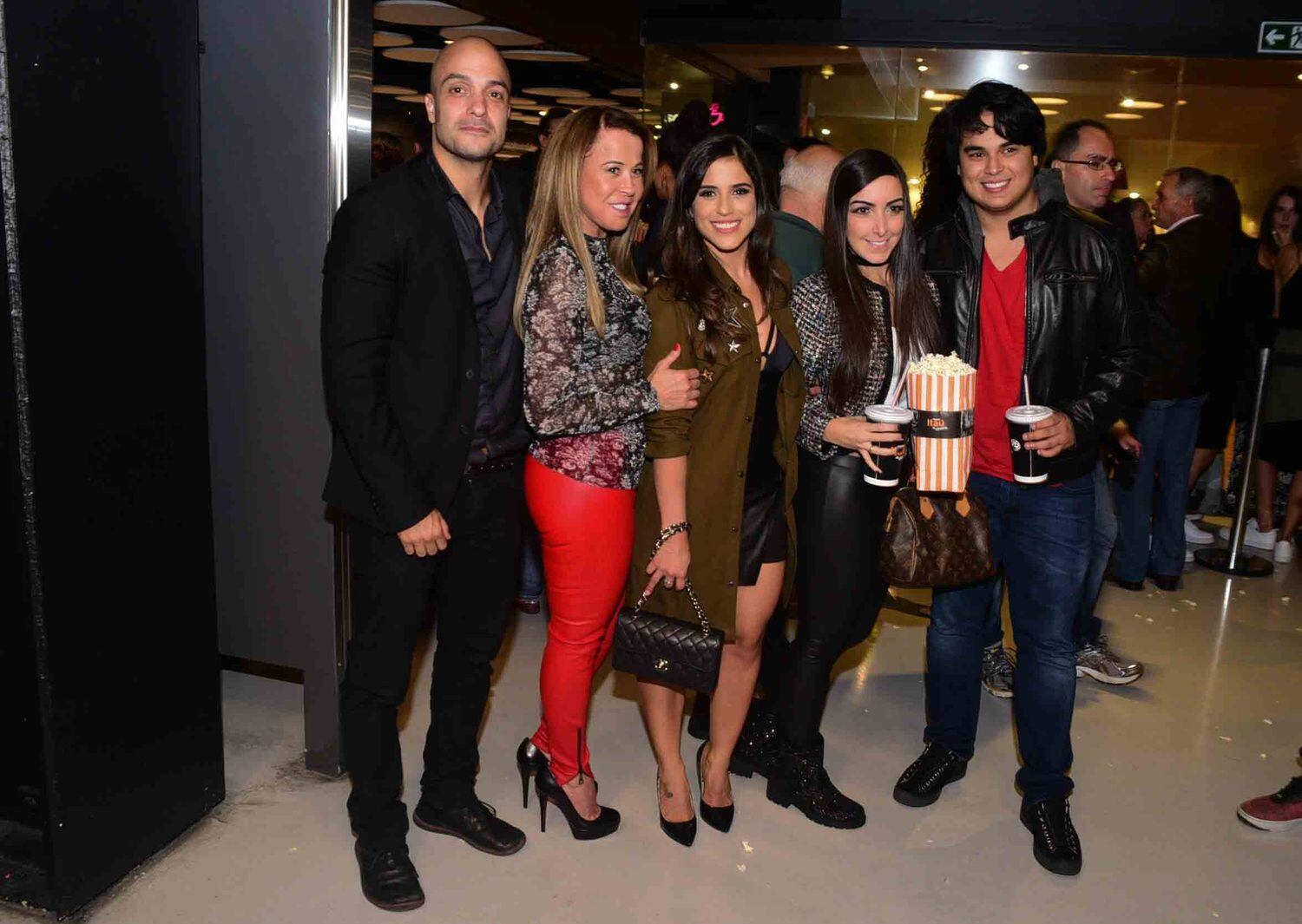 Leonardo Lessa (namorado de Camilla), Zilu Godói, Camilla Camargo, Amabylle Eiroa (noiva de Ygor) e Igor Camargo 