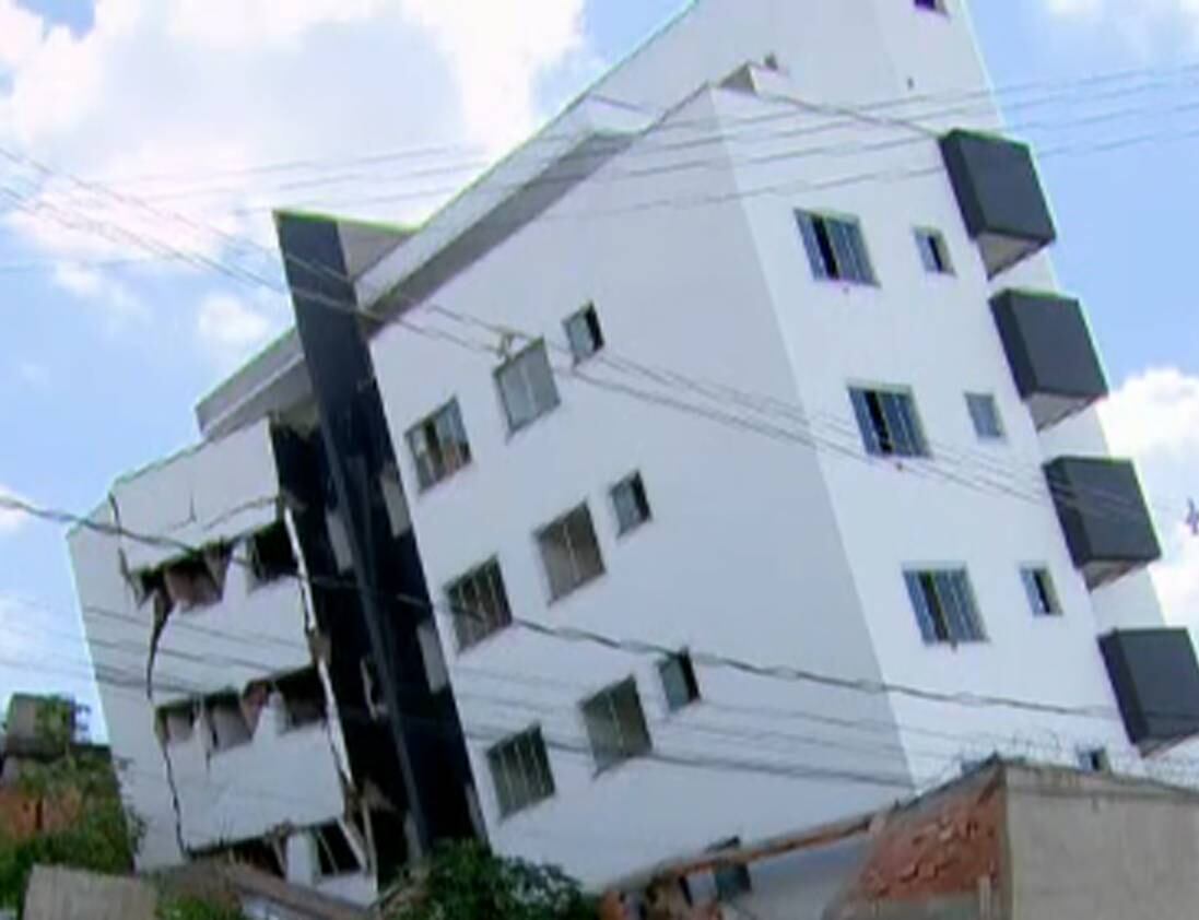 Rachaduras na estrutura assustam vizinhos