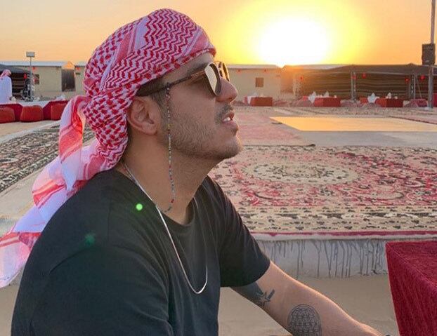 Além de Anitta, Santana também chamou ao palco o amigo e músico Tom Kray, também chamado de Tomate.Tom também é baiano e completará 40 anos em novembro.
