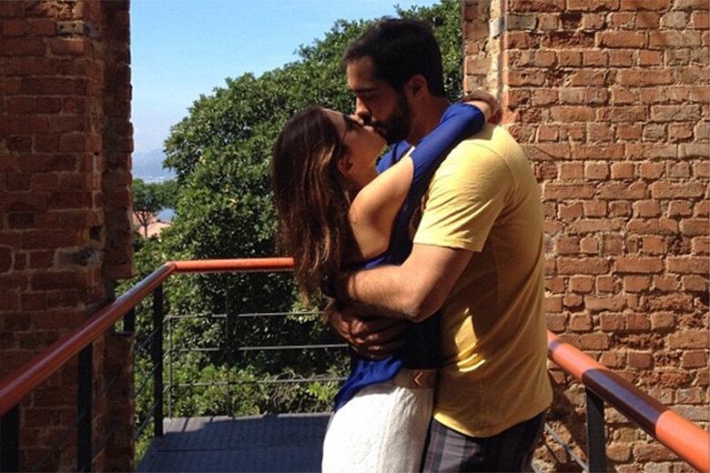 — Deve sair lá para o final do ano que vem. Já conversamos.
A gente já tinha planos de casar um pouco antes da novela, durante a novela. Só
que aí não dá. Não dá. Não tem condições
+ Video: Confira na íntegra tudo o que rolou no Legendários deste sábado (13)
+ Legendários também está no Facebook. Curta!
+ Siga a atração de Marcos Mion no Twitter!