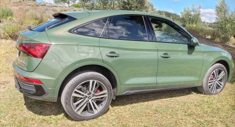 Rodas são de 19 e 20 polegadas e contam com um acabamento esportivo