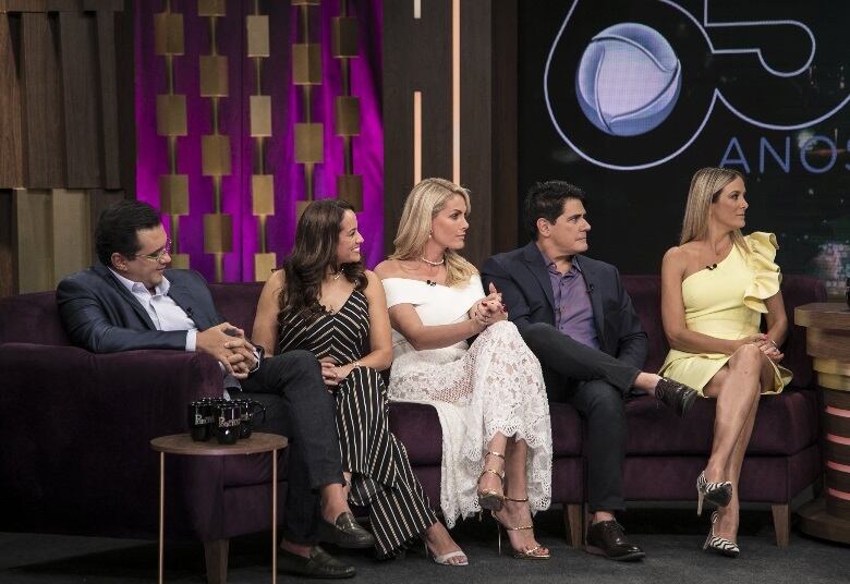 Com 15 anos de casa, Ana Hickmann relembra o início de sua carreira na Record TV, quando foi contratada para ser colunista de moda, anos antes de comandar o matinal Hoje em Dia, que, atualmente, apresenta ao lado de Ticiane Pinheiro, que comenta a sua participação em telenovelas da emissora, Renata Alves, que precisou alterar toda a sua rotina devido à mudança de Aracaju para a capital paulista, e César Filho, que chegou a estagiar na equipe de esportes da Record TV décadas atrás