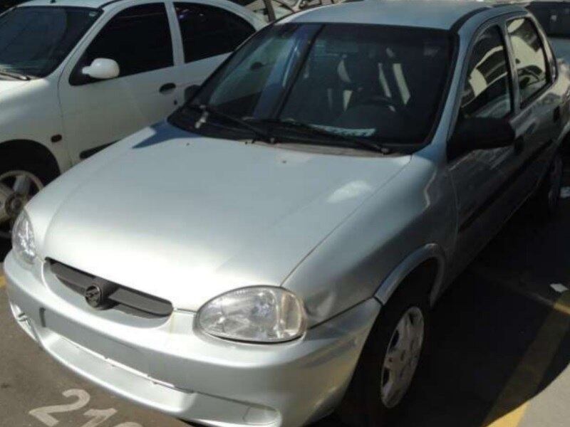 No lote 38 do leilão, este Corsa Classic Spirit pode ser adquirido pelo lance inicial de R$ 4.800. Da cor prata, o veículo é do ano de 2005
