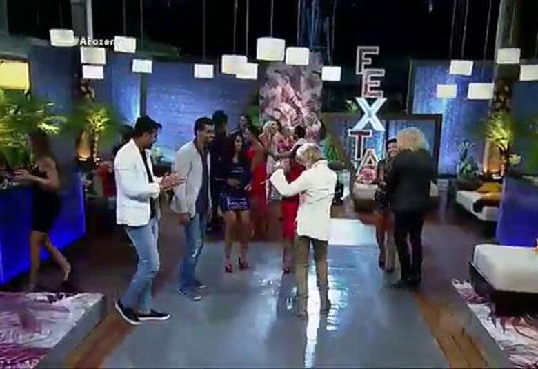 Xuxa levou os finalistas ao encontro do participantes e todos curtiram a "Fexta" ao lado da apresentadora

+ "Era um namoro sem beijo", diz Douglas sobre quase romance com Rayanne Morais

+ Thiago Servo manda mensagem para Ana Paula Minerato: "Estou te esperando aqui fora para casar”

> Acesse o R7 Play e assista na íntegra a todos os programas da Record! Clique e experimente!
