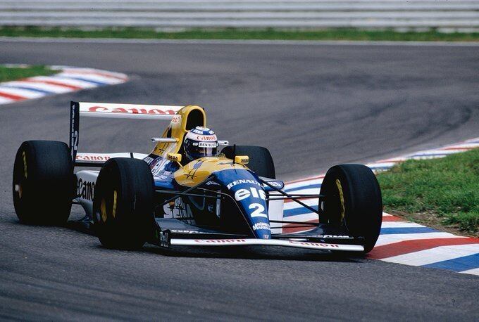 Em 1993, a Williams continuou a surfar no sucesso. A bordo do FW15C, Alain Prost e Damon Hill venceram 10 das 16 etapas da temporada. O título ficou para o francês, que superou Senna por 26 pontos. Ao todo, a equipe britânica marcou o dobro de pontos da McLaren e levou o 1º lugar no Campeonato de Construtores